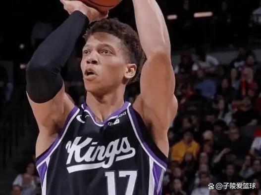 剩余比赛需全勤才够65场狼记：爱德华兹预计下场打独行侠复出