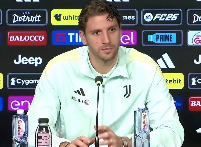 尤文球迷怒喷洛卡特利“与敌为友”，只因在国家队与国米球员聚餐