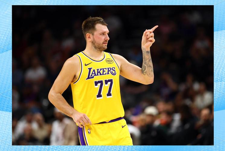 湖人消息:名宿赞东契奇历史前十,勇士再追老詹,战奇才出场更新