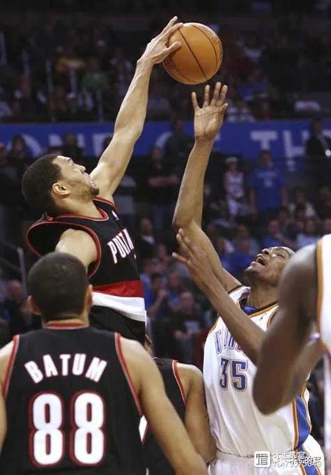 巴图姆：罗伊是小卡之前我的最强队友当时分卫就是科韦还有他