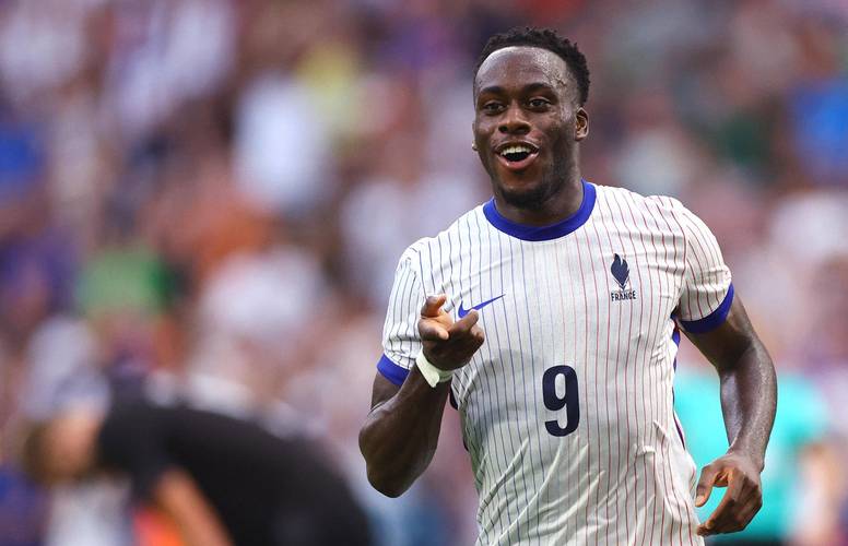 个人国家队首球！杜埃禁区线附近劲射破门，法国10领先哥伦比亚