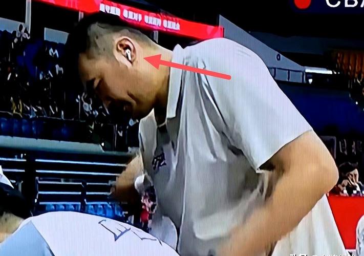 糟糕的临场导致被绝杀！名记怒批杜克主帅：他竟指挥球队推进前场