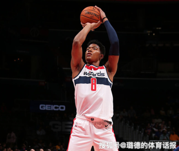 在演奇才首发里斯、库利巴利、卡林顿共39中10正负值均低于28