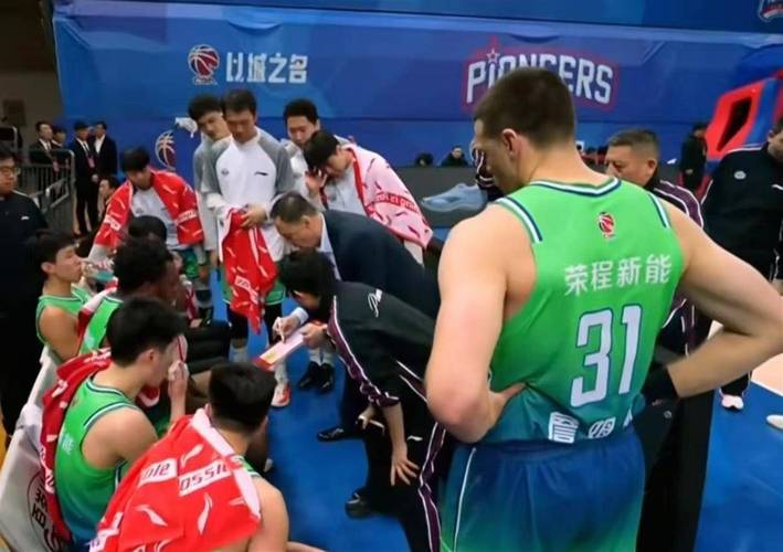 全场战报斯蒂尔27分,山东男篮111:103天津