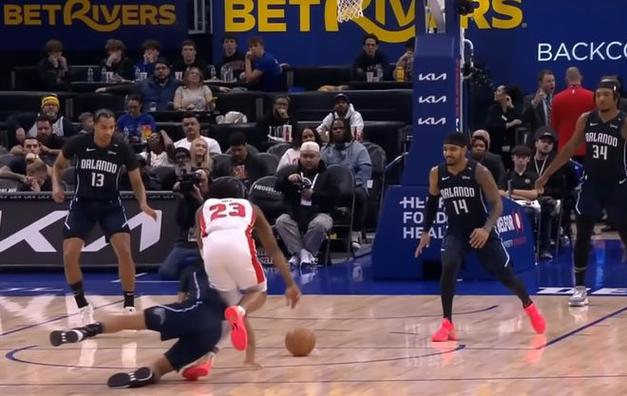 一次受伤，彻底改变生涯轨迹！Shams：公牛已经裁掉艾维