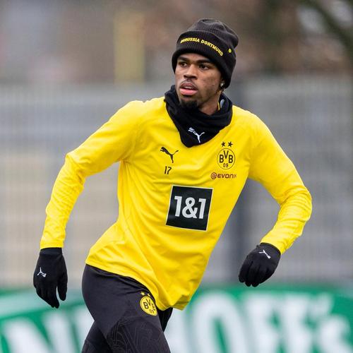 德媒：朗尼克称多特没让丘库埃梅卡学好德语，多特方面对此很诧异