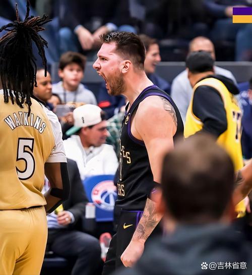 攻防压制！次节湖人4018净胜奇才22分里夫斯独得7分4助