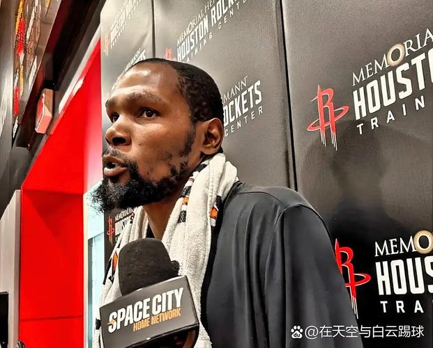 杜兰特：需要让每个人都参与进来并且我们需要继续加强防守