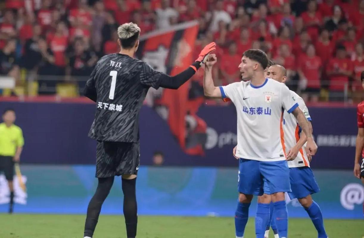 鲁能本轮踢英博三大看点！两位久违大鱼或迎赛季首秀，王大雷替补