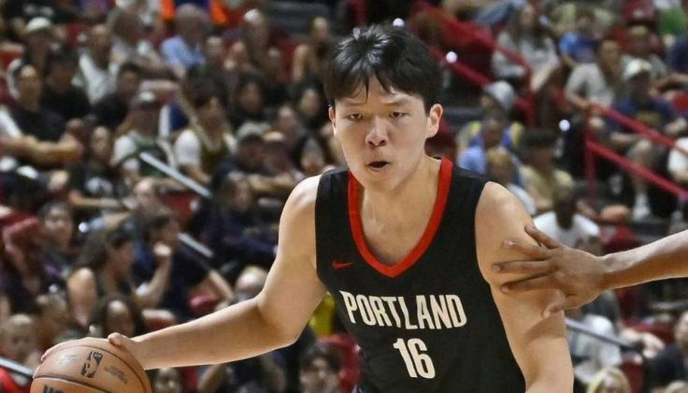 表现平平！杨瀚森半场15分钟4投2中拿到4分3板1助1帽正负值3