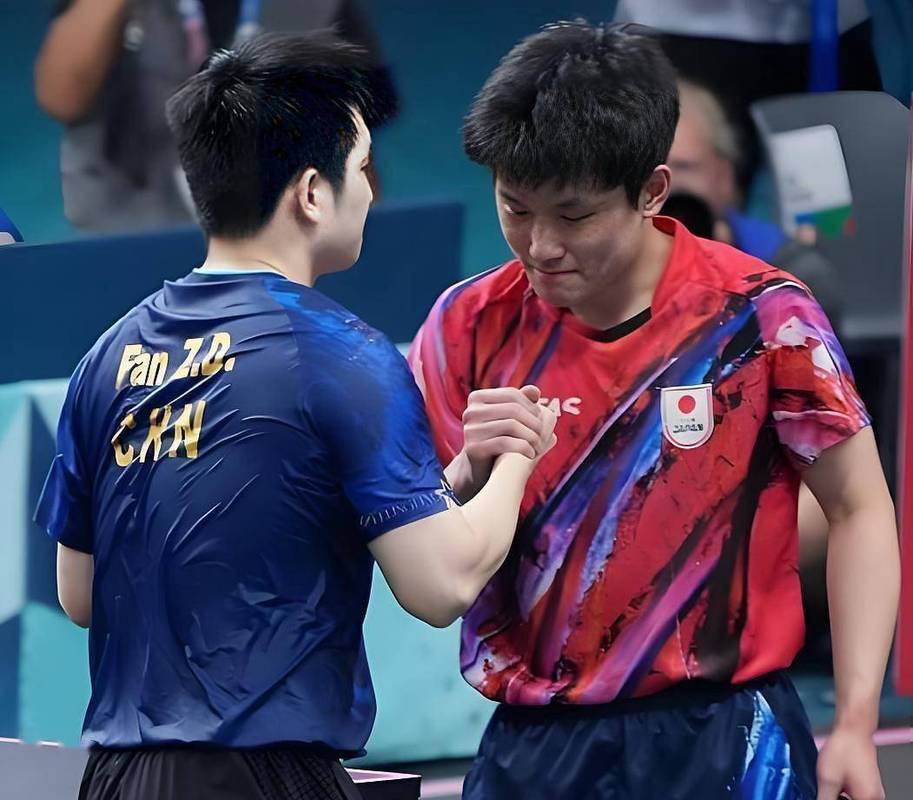 张本智和先丢2局43逆转战胜邱党，晋级乒乓球单打世界杯8强