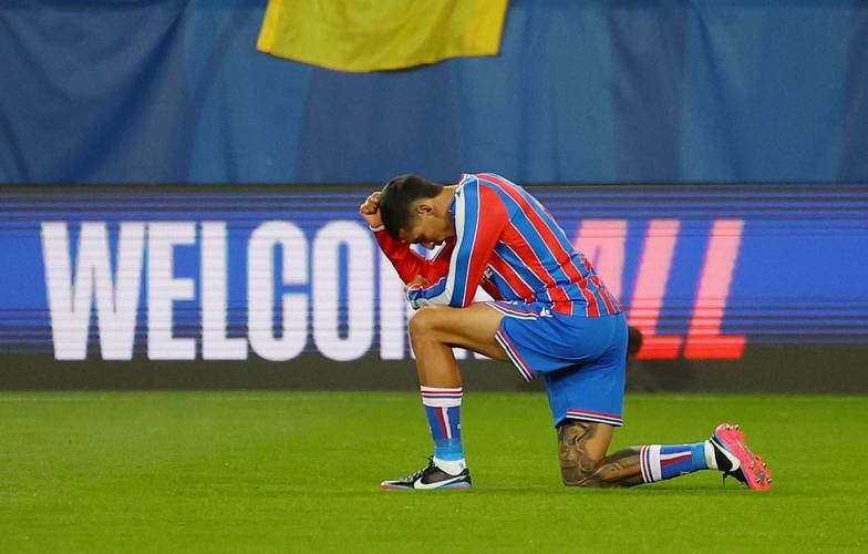 能拿英超金靴，还能冻结鲁尼，多面手攻守兼备却不受英格兰队重视