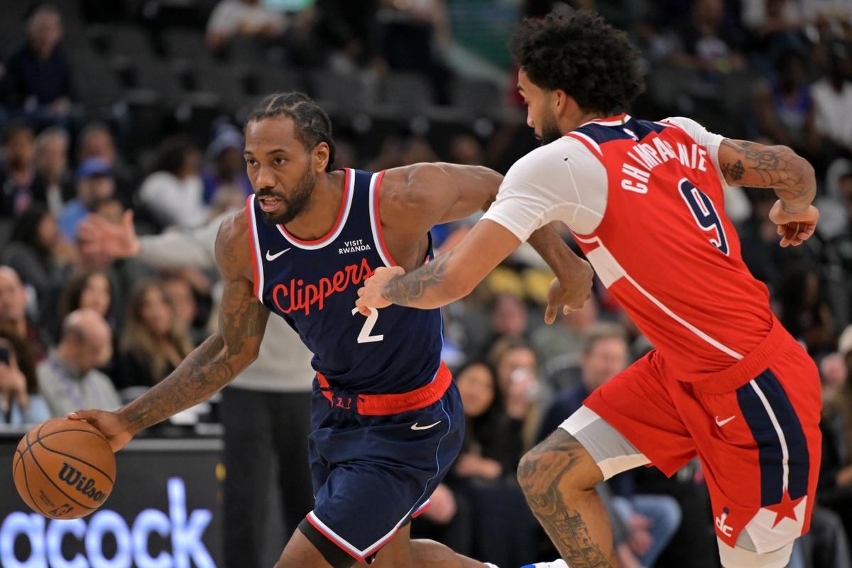 马刺6人上双轻取快船迎11连胜福克斯22+8+5伦纳德24+6+5